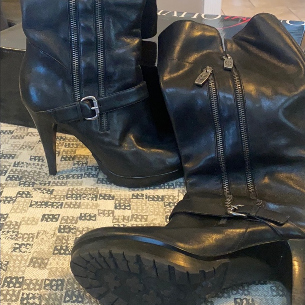 Guess leather boots